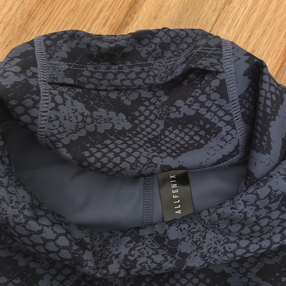 All Fenix Python Blue Snakeskin Print High Rise Active Leggings size S - Picture 8 of 8